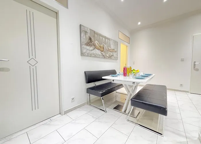 3 Bedrooms, Near Hauptbahnhof, 8 People, Kitchen Διαμέρισμα