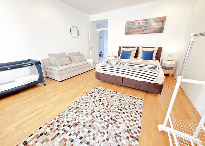 3 Bedrooms, Near Hauptbahnhof, 8 People, Kitchen Διαμέρισμα *