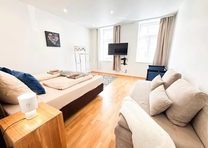 3 Bedrooms, Near Hauptbahnhof, 8 People, Kitchen