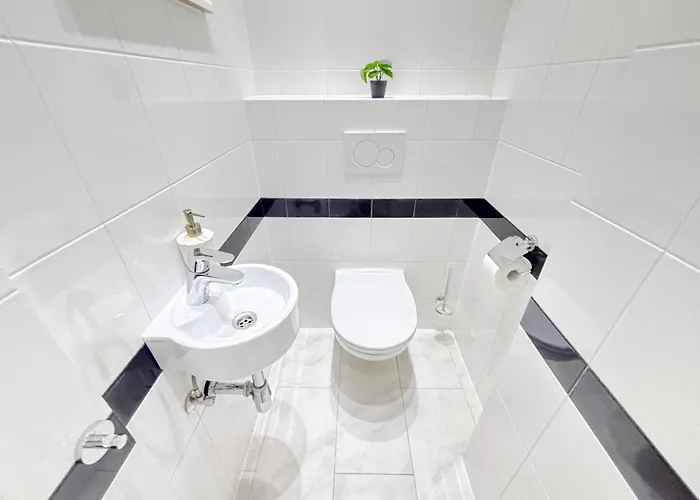 3 Bedrooms, Near Hauptbahnhof, 8 People, Kitchen Διαμέρισμα