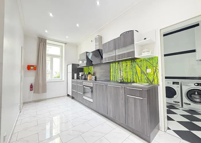 3 Bedrooms, Near Hauptbahnhof, 8 People, Kitchen Βιέννη